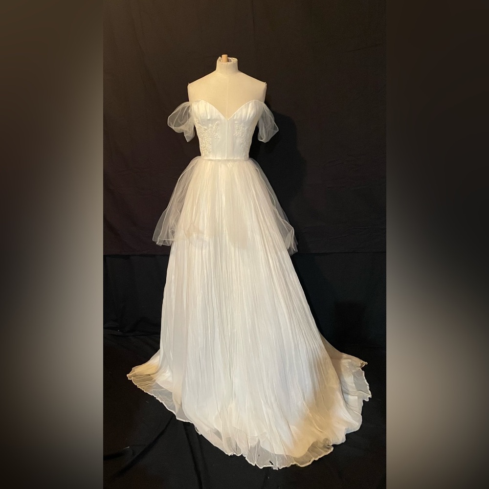 Designer Ivory 2 Piece Wedding Gown Size 2 Pas de Deux NWD
